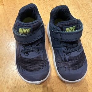 Nike 5c toddler sneakers